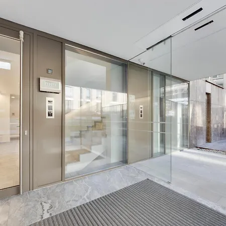 Modern 1 Bedroom In Center With Covered Parking Lejlighed *